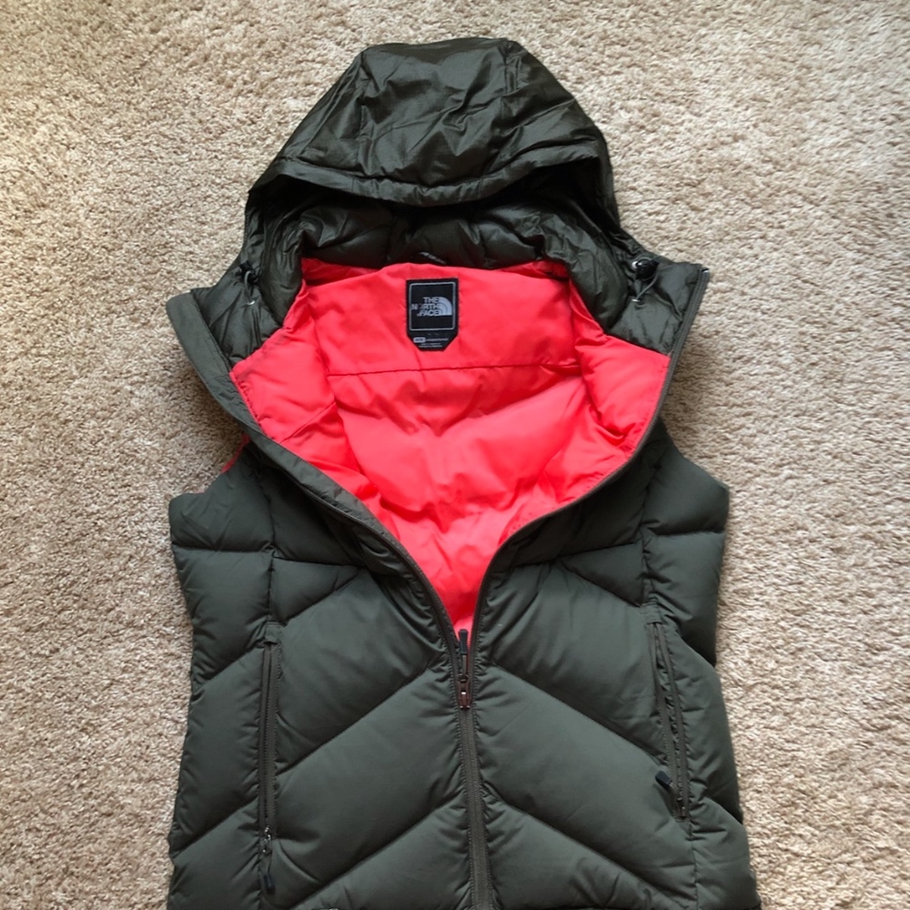 The North Face Women's Kailash Hooded Vest